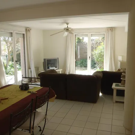 5019 - Cap D'agde Individuelle Avec Piscine Privée Et Climatisation Au Calme De La Pinède * Agde